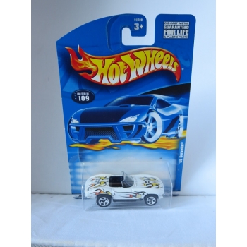 Hot Wheels 1:64 Corvette 1965 white HW2001